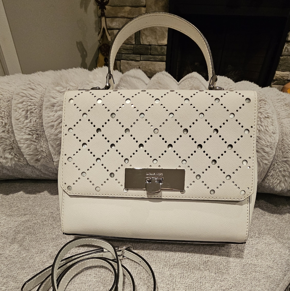 Authentic Michael Kors purse/crossbody bag
